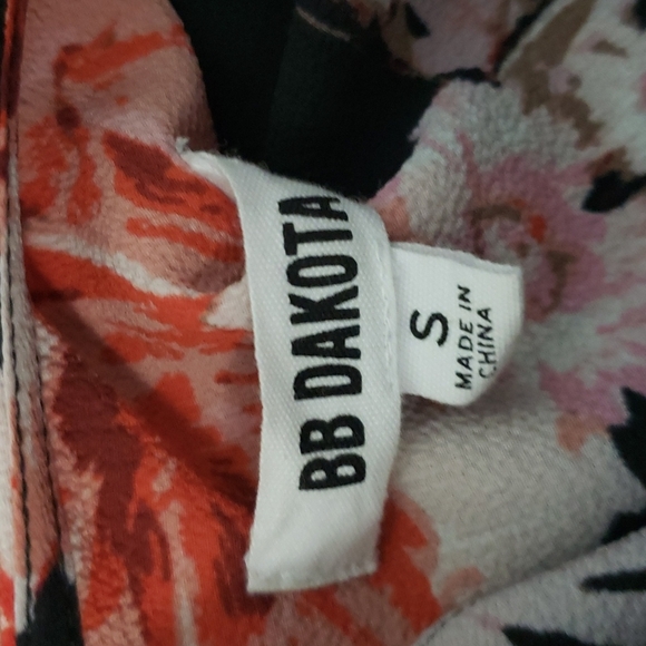 BB Dakota floral blouse - Picture 4 of 5